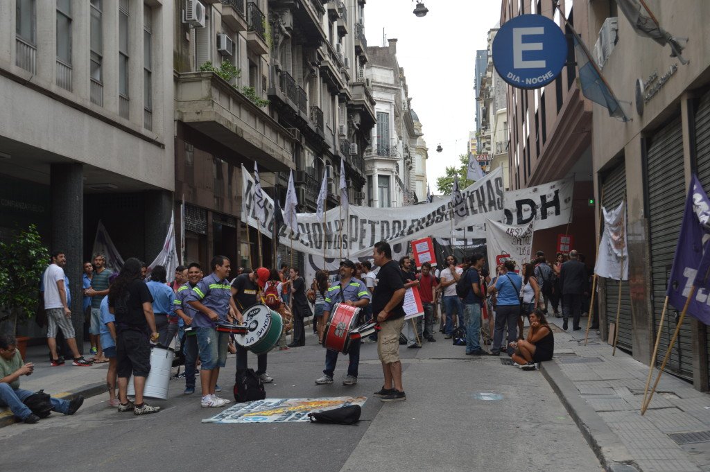 Protesta gremial frente al Tribunal en lo Penal, Contravencional y de Faltas