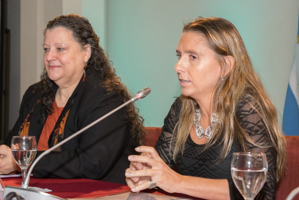 Natalia Molina partició del panel “Repensar la cuestión de género. Un abordaje multidisciplinario” en el Congreso Internacional “Conciencia de Género y Sociedades Pacíficas”.
