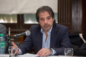 El juez Marcelo Vázquez dando su exposición en la Facultad de Buenos Aires UBA.
